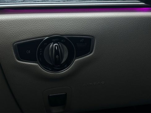 Used 2018 Mercedes-Benz E 300 image 40