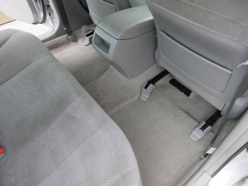 Used 2010 Toyota Camry LE FWD image 20