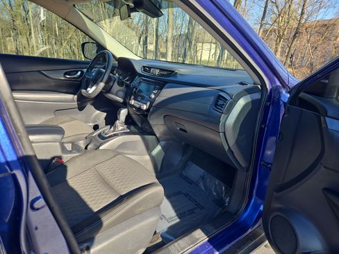 Used 2019 Nissan Rogue SV image 22