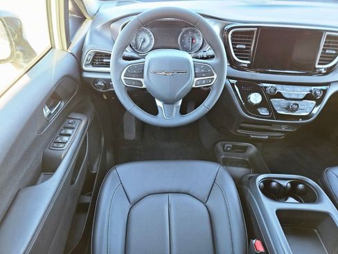 New 2026 Chrysler Voyager LX image 11