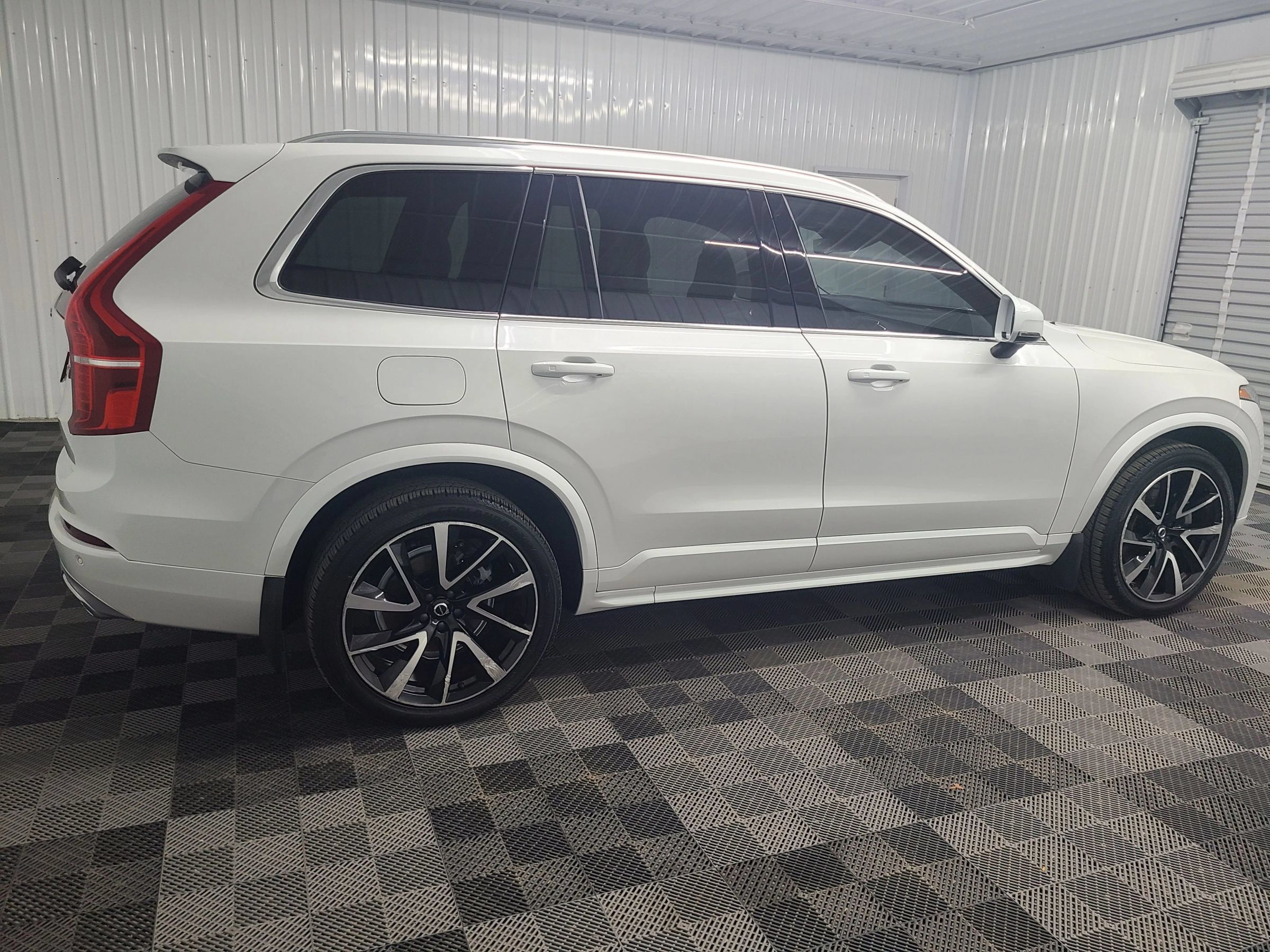 Used 2020 Volvo XC90 T6 Momentum AWD/4WD image 11