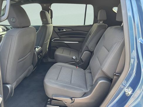 Used 2025 Chevrolet Traverse LT AWD/4WD image 5