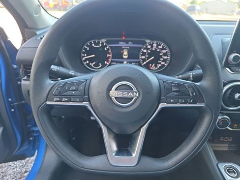 Used 2025 Nissan Sentra SV FWD image 14