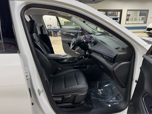 Certified 2025 Buick Envision Preferred image 11