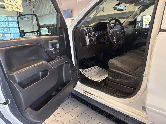 Used 2016 Chevrolet Silverado 2500 LT w/ LT Convenience Package AWD/4WD image 13