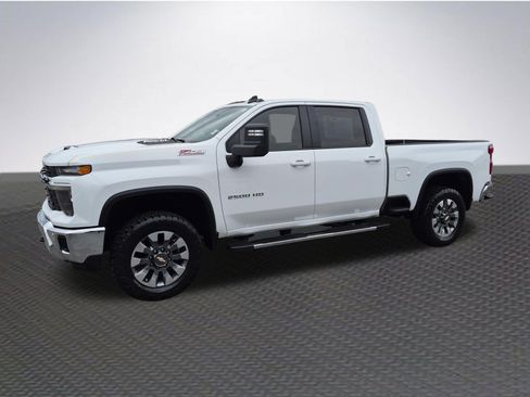 Used 2026 Chevrolet Silverado 2500 LT w/ All Star Edition AWD/4WD image 2