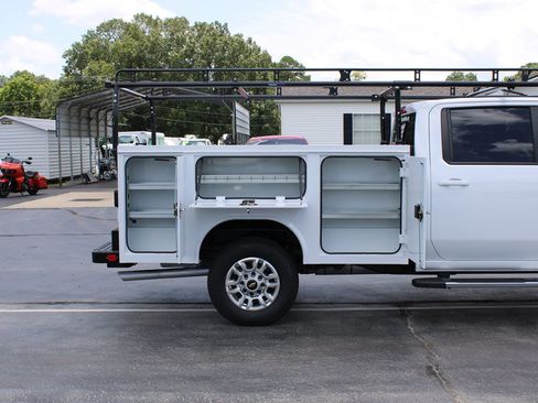 Used 2025 Chevrolet Silverado 2500 LT w/ Convenience Package AWD/4WD image 12