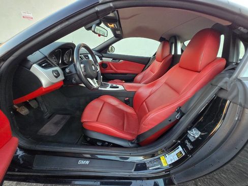 Used 2009 BMW Z4 sDrive30i image 22