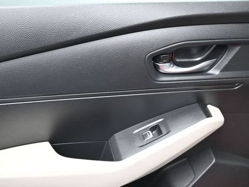 Used 2023 Honda Accord EX image 10