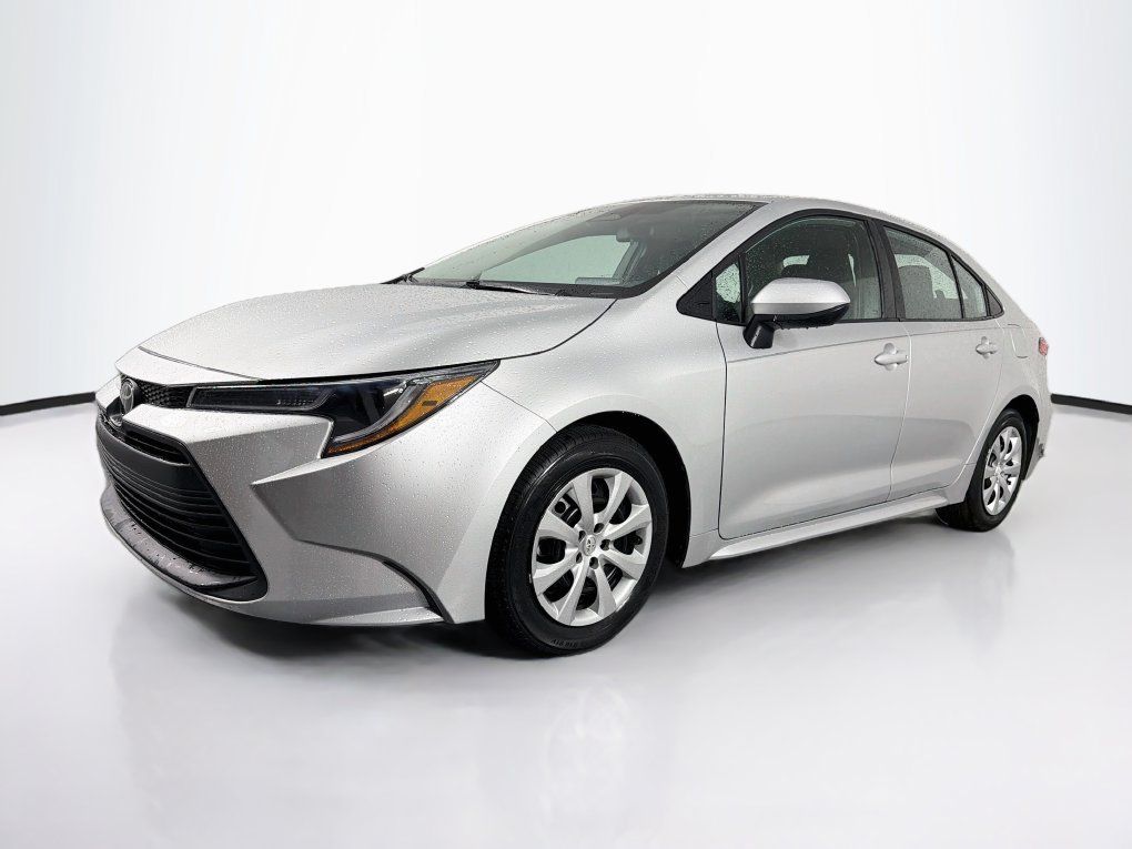 Used 2024 Toyota Corolla LE FWD image 3
