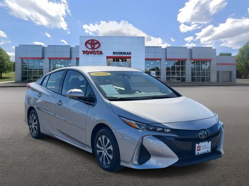 Certified 2020 Toyota Prius Prime XLE image 2