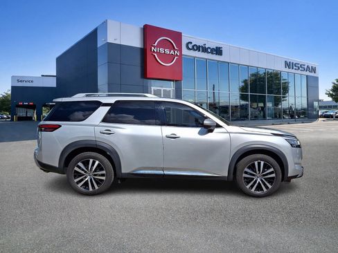 Used 2023 Nissan Pathfinder Platinum AWD/4WD image 6