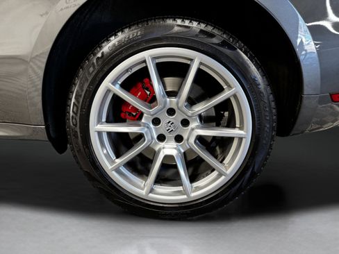 Used 2016 Porsche Macan Turbo image 47