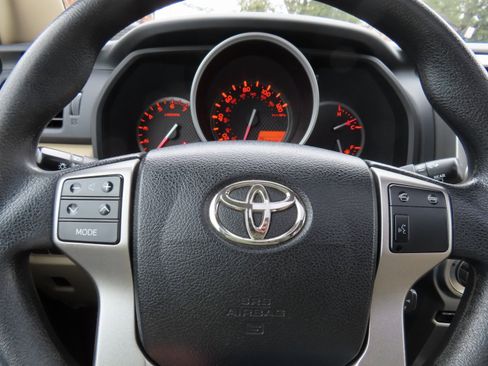 Used 2011 Toyota 4Runner 4WD image 19