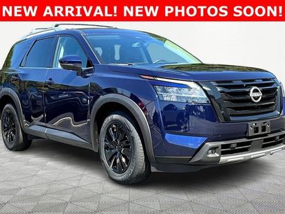 Used 2023 Nissan Pathfinder SL w/ Lighting Package (N92)