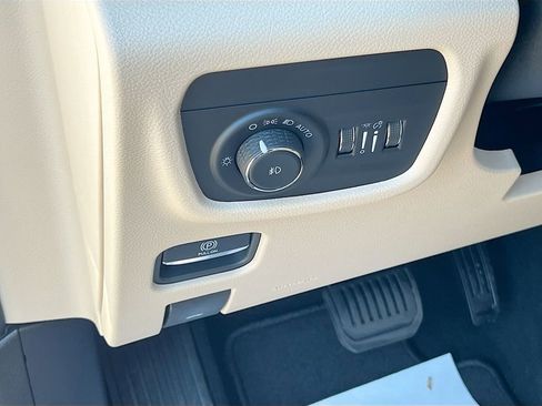 New 2026 Jeep Grand Cherokee Limited w/ Trailer Tow Package RWD image 10