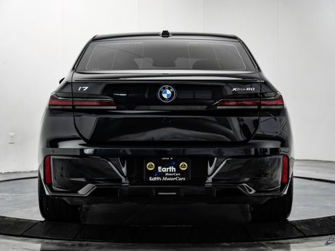 Used 2025 BMW i7 xDrive60 w/ Executive Package AWD/4WD image 12