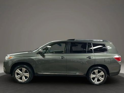 Used 2013 Toyota Highlander Limited image 2