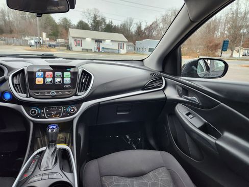 Used 2017 Chevrolet Volt LT w/ Comfort Package image 27