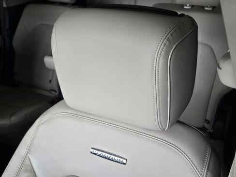 Used 2022 Ford Expedition Platinum AWD/4WD image 26