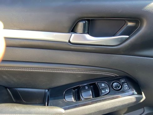 Used 2023 Nissan Altima 2.5 SL FWD image 10