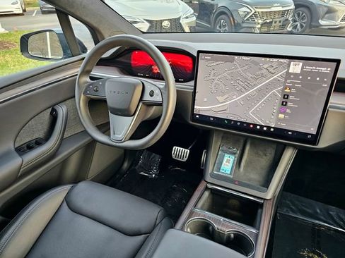 Used 2024 Tesla Model X Base image 27