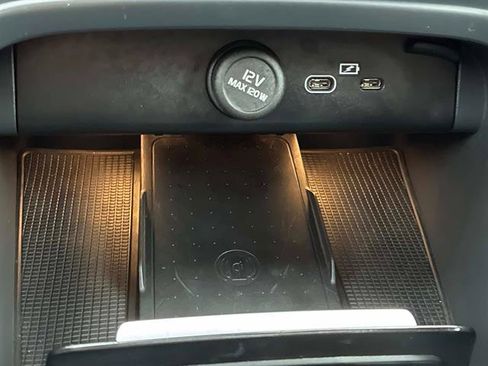 Used 2023 Volvo XC40 Recharge Ultimate image 33