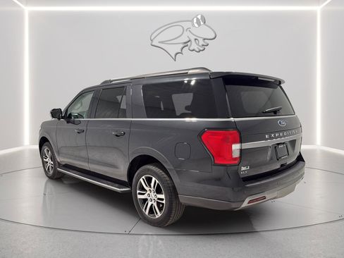 Certified 2022 Ford Expedition Max XLT image 4