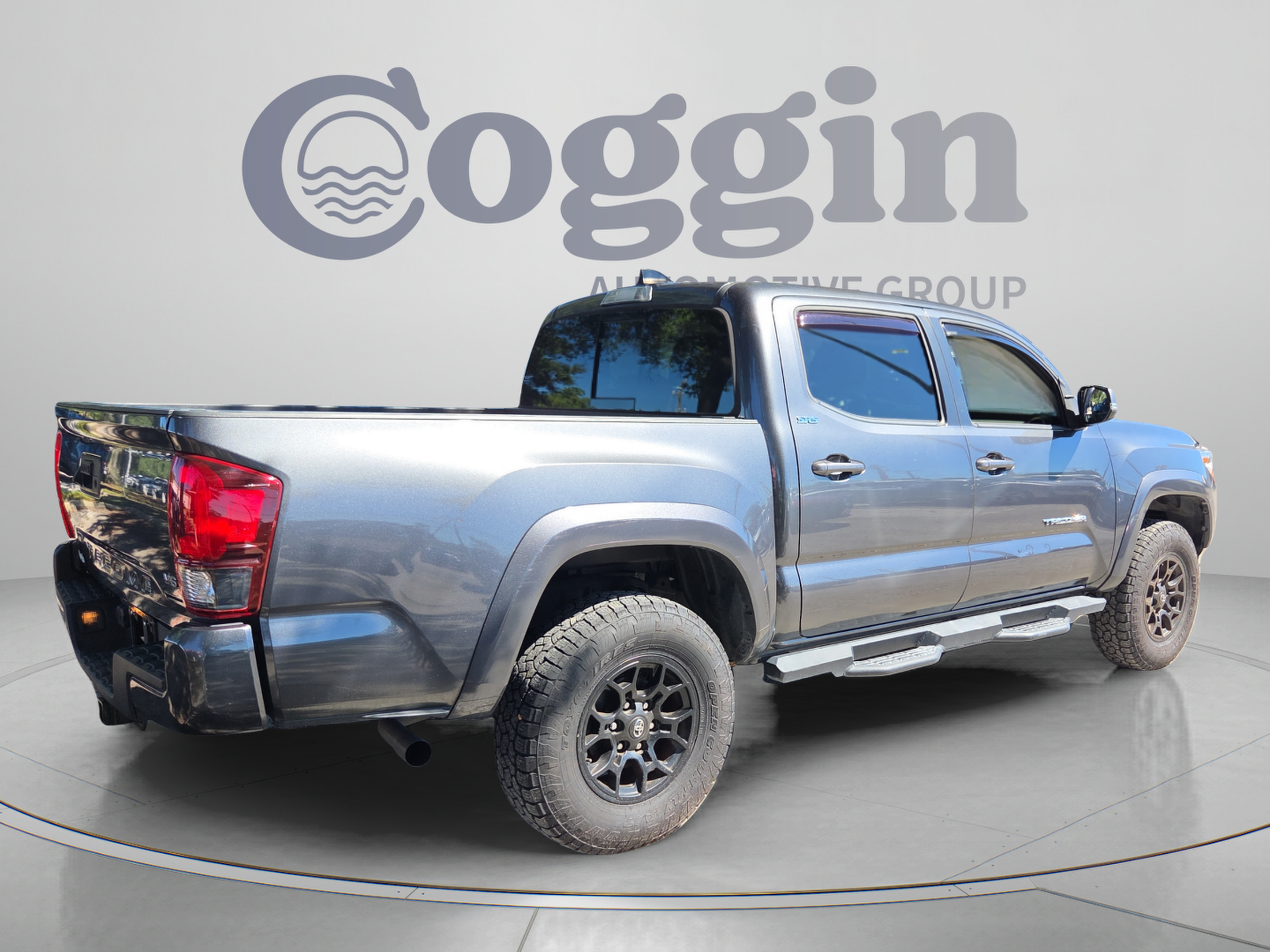 Used 2022 Toyota Tacoma SR5 w/ Technology Package RWD image 5