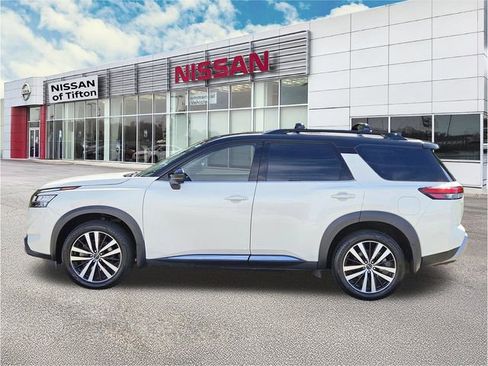 Certified 2023 Nissan Pathfinder Platinum AWD/4WD image 6