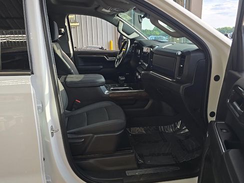 Used 2024 GMC Sierra 1500 Elevation w/ Preferred Package AWD/4WD image 12