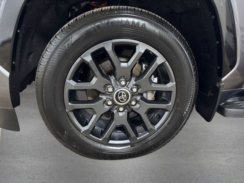 Used 2023 Toyota Sequoia Platinum image 12