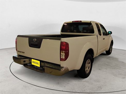 Used 2014 Nissan Frontier S image 5