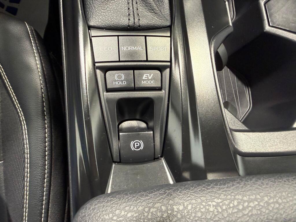 Certified 2026 Toyota Camry SE FWD image 32