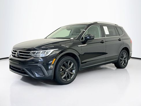 Used 2024 Volkswagen Tiguan SE AWD/4WD image 3
