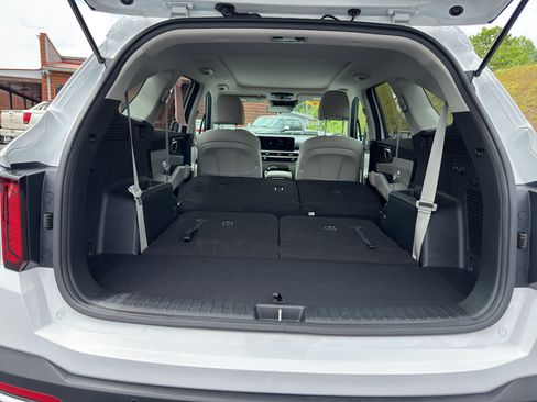 Used 2024 Kia Sorento S w/ Panoramic Sunroof Package AWD/4WD image 18