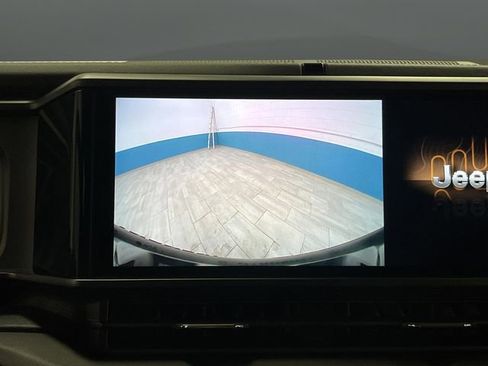 Used 2024 Jeep Wrangler Unlimited Sahara image 9