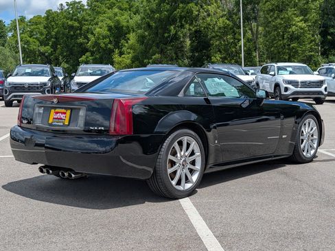 Used 2006 Cadillac XLR V RWD image 32