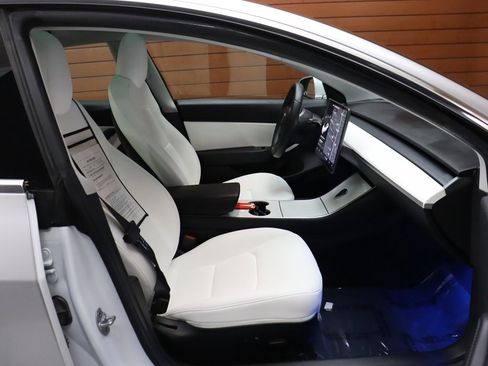 Used 2020 Tesla Model 3 Performance image 8