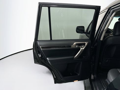 Used 2017 Lexus GX 460 image 27