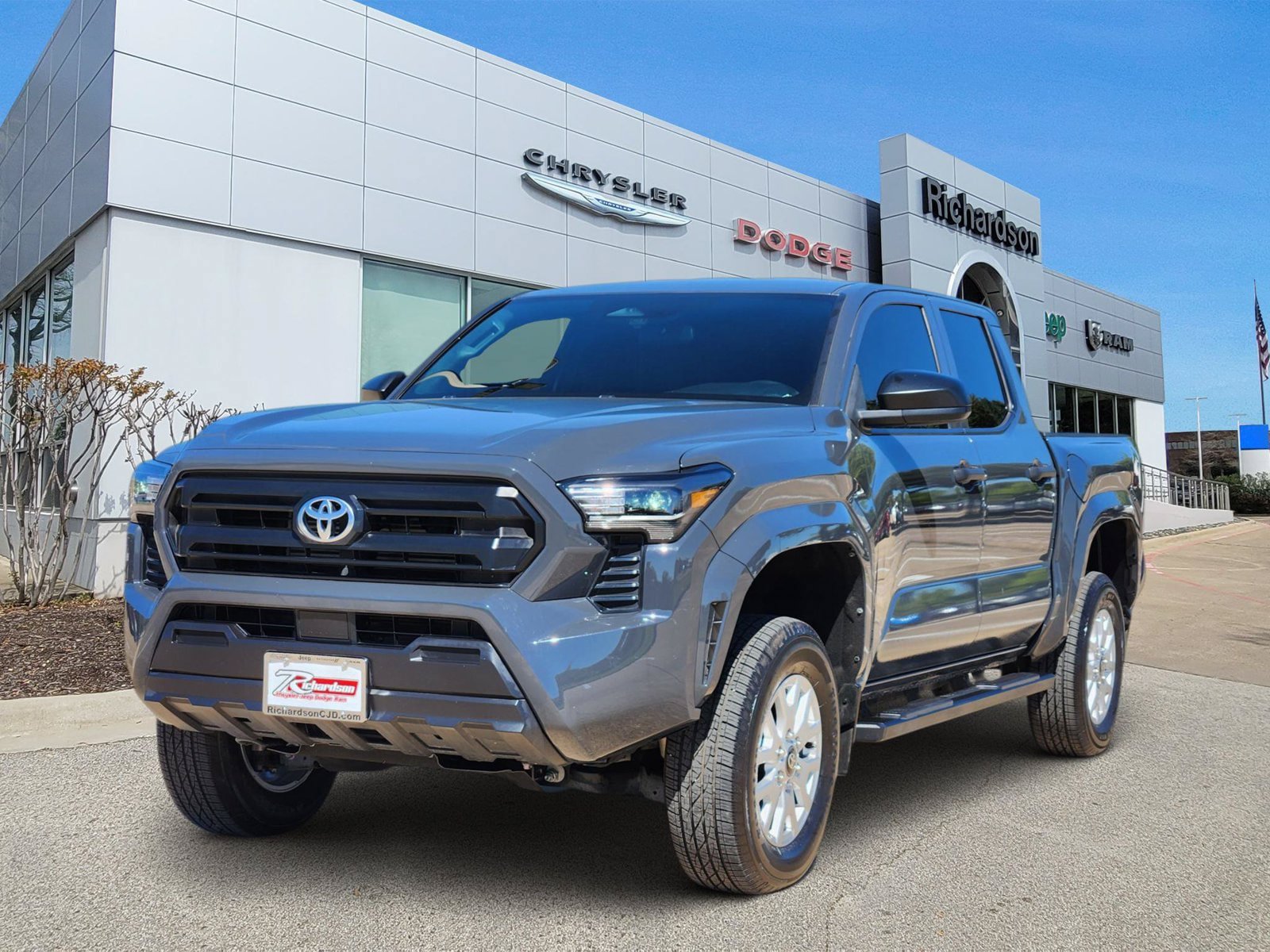 Used 2024 Toyota Tacoma SR AWD/4WD image 2