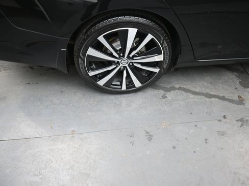 Used 2021 Nissan Altima 2.5 SR image 9