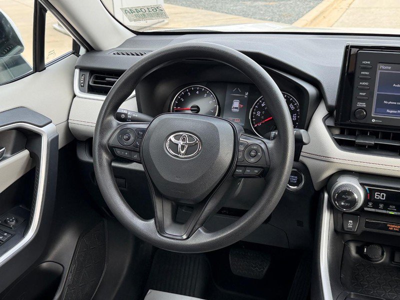 Used 2022 Toyota RAV4 XLE AWD/4WD image 14