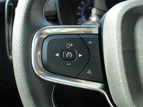 Used 2021 Volvo XC40 P8 Recharge w/ Advanced Package image 11