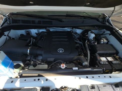 Used 2019 Toyota Tundra Platinum AWD/4WD image 36