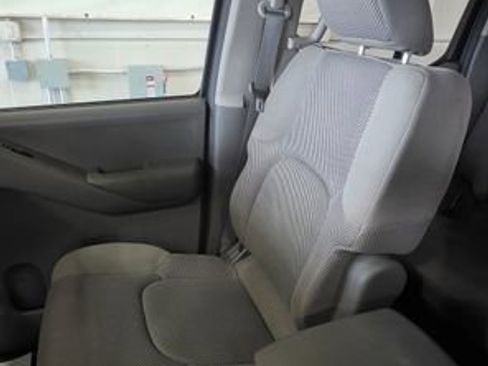 Used 2011 Nissan Frontier SV w/ SV Premium Utility Pkg image 20