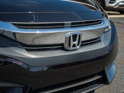 Used 2018 Honda Civic EX image 8