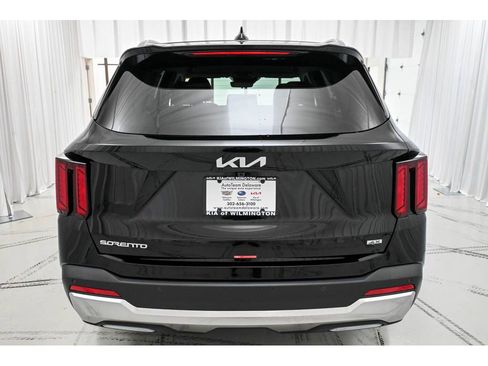 New 2026 Kia Sorento S image 6