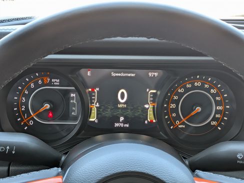 Used 2025 Jeep Gladiator Mojave AWD/4WD image 26