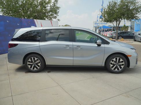 New 2026 Honda Odyssey EX-L image 4